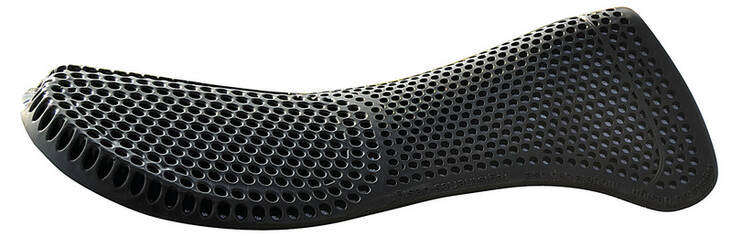 Geeliromaani takaosan nostajalla Acavallo - Ratsun satulahuovat ja romaanit - 039540 - 1