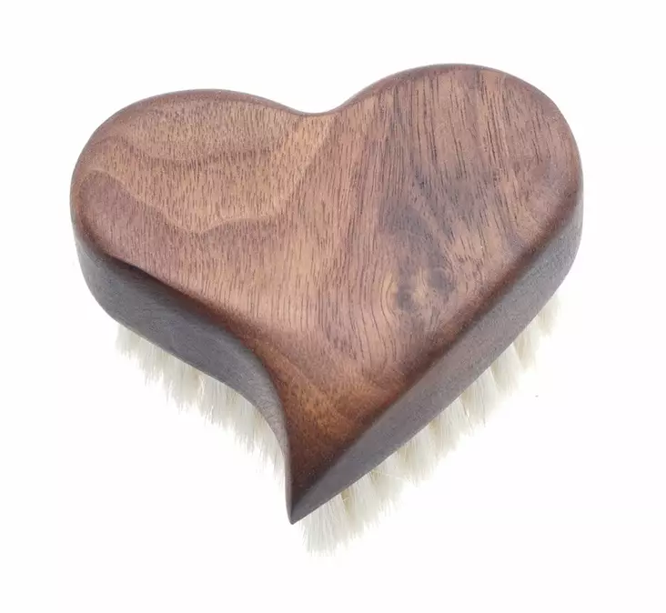 Pehmeä harja sydämenmuotoinen 80x80mm Keller - Hevosen harjat, suat ja letitys - 054480 - 1