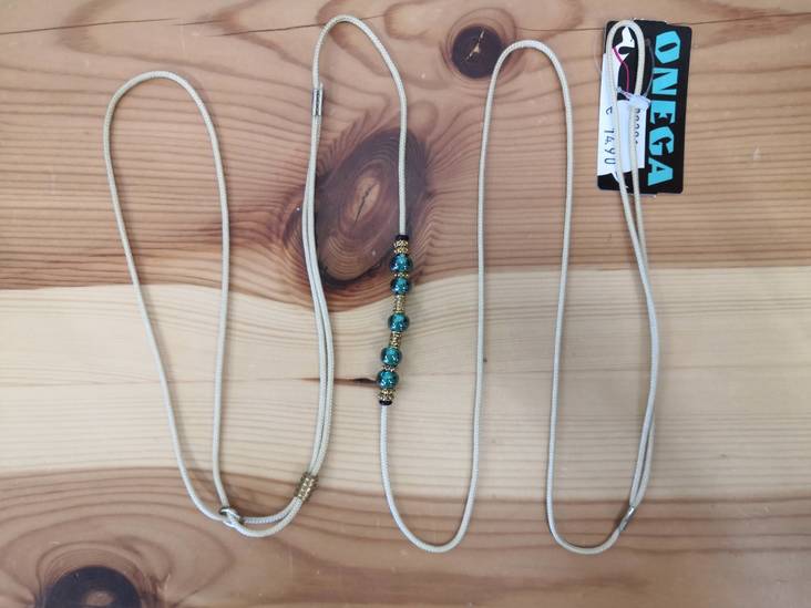 Näyttelytalutin kapea 120cm valkea vihreillä ja kultaisilla koristeilla Onega - Koiran näyttelytaluttimet - 030391 - 1