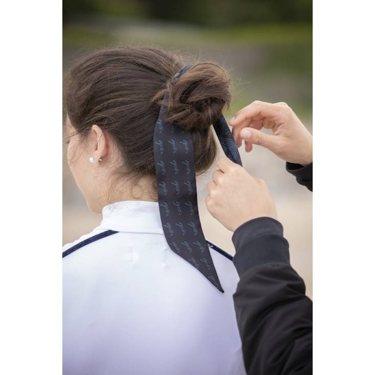 Leveä satiininauha Twilly Sofia 93x5cm tumma Hippotonic - Ratsastajan asusteet - 037842 - 1