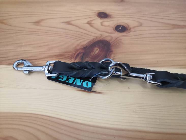 Monitoimitalutin rasvanahkaa pistoolilukolla musta 8mm/270cm Onega - Koiran nahkataluttimet - 033783 - 2