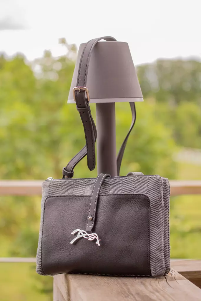 Olkalaukku Pablito L 20x27cm musta Penelope - Koti ja sisustus - 055093 - 1