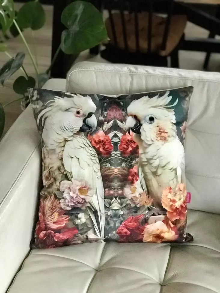 Tyyny kaksi papukaijaa 45x45cm KABOO - Koti ja sisustus - 038023 - 1