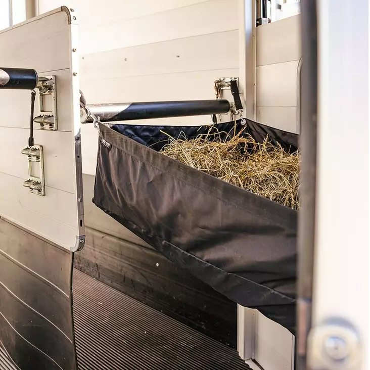 Heinäkassi traileriin 110x70x25cm musta Hansbo Sport - Hevosen ruokinta-astiat ja ämpärit - 051125 - 1