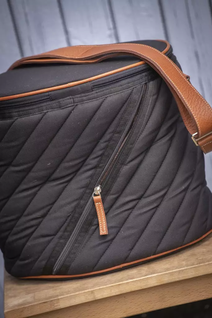 Kypäräkassi Paddock 26x22xcm musta Ekkia - Ratsastuskypärät - 051015 - 1