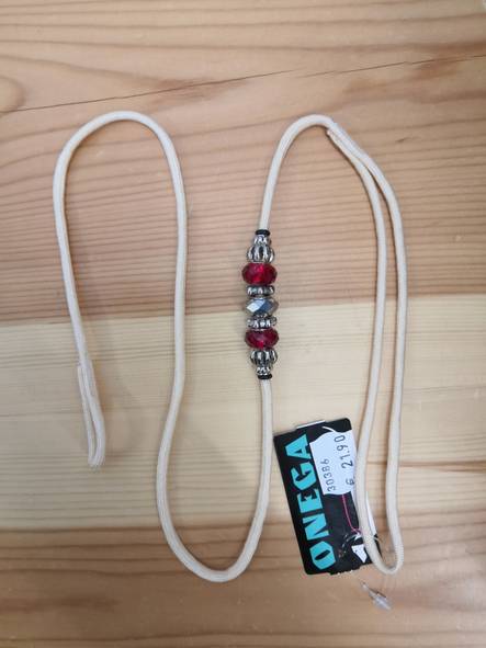 Näyttelyhihna ketjulle 3mm/80cm beige hihna hopeisin ja punaisin koristekivin Onega - Koiran näyttelytaluttimet - 030386 - 1