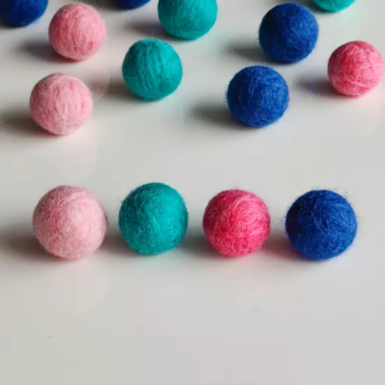 Kissanlelu huopapallo 3cm 4kpl Yugie - Kissan pallot - 032436 - 1