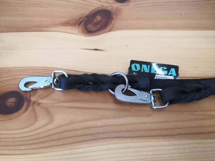 Monitoimitalutin rasvanahkaa BGB-lukolla 16mm/270cm musta Onega - Koiran nahkataluttimet - 028707 - 2