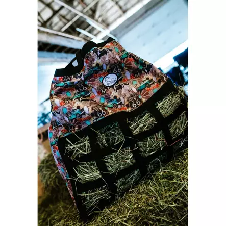 Heinäkassi Happy Trailer Route 66 57x55x22cm 8,5x5,5cm silmäkkeillä Schulz Equine - Hevosen ruokinta-astiat ja ämpärit - 056647 - 2