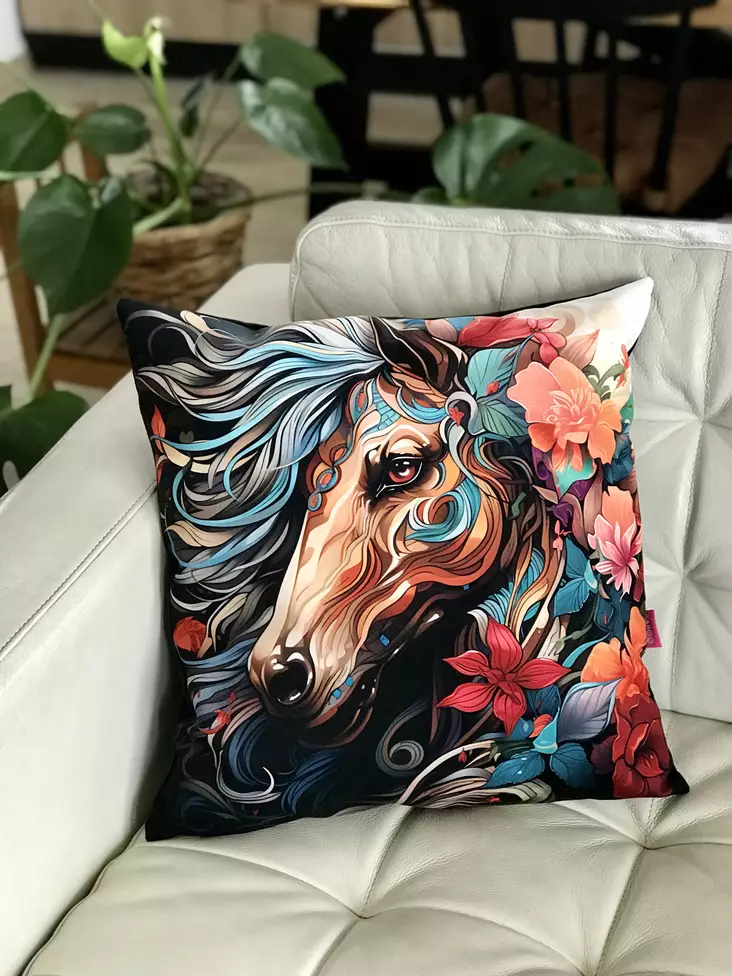 Tyyny hevonen turkoosit jouhet ja kukkia 45x45cm KABOO - Koti ja sisustus - 038017 - 1