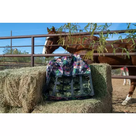 Heinäkassi Happy Trailer Vegas Rodeo 57x55x22cm 8,5x5,5cm silmäkkeillä Schulz Equine - Hevosen ruokinta-astiat ja ämpärit - 056649 - 2