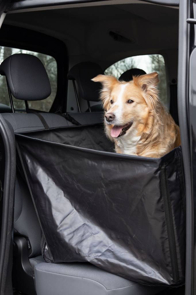 Takapenkinsuojus Logi 145x130cm musta Flamingo - Koiran autoilutarvikkeet - 035149 - 1