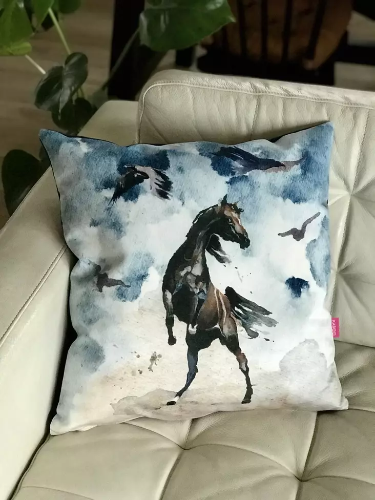 Tyyny hevonen ja linnut 45x45cm KABOO - Koti ja sisustus - 038019 - 1